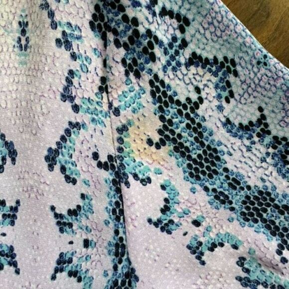 OLIVACEOUS S blue green cream snake print blouse - Picture 2 of 4